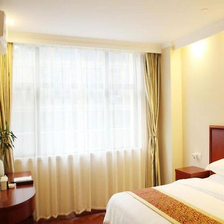 Greentree Inn Bole Wanxianghui Express Hotel מראה חיצוני תמונה