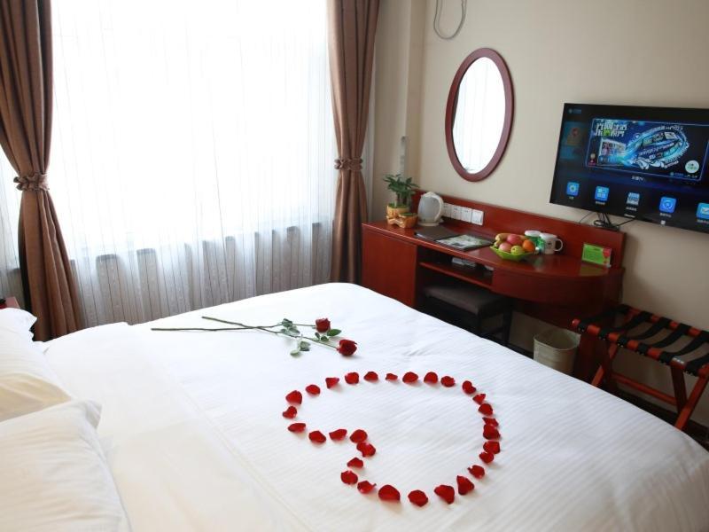 Greentree Inn Bole Wanxianghui Express Hotel מראה חיצוני תמונה