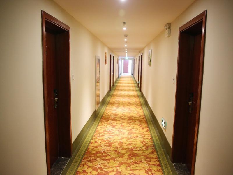 Greentree Inn Bole Wanxianghui Express Hotel מראה חיצוני תמונה