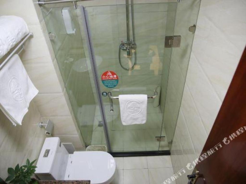 Greentree Inn Bole Wanxianghui Express Hotel מראה חיצוני תמונה