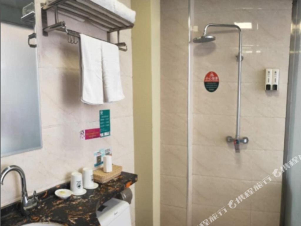 Greentree Inn Bole Wanxianghui Express Hotel מראה חיצוני תמונה