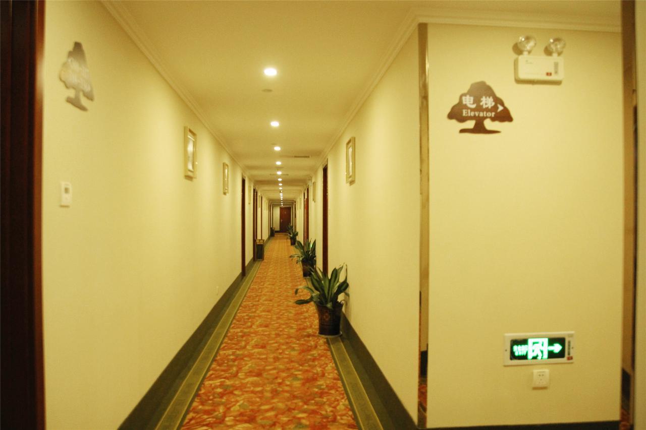 Greentree Inn Bole Wanxianghui Express Hotel מראה חיצוני תמונה